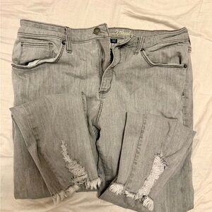 Universal Thread Women's Light Gray Distressed Skinny Jeans